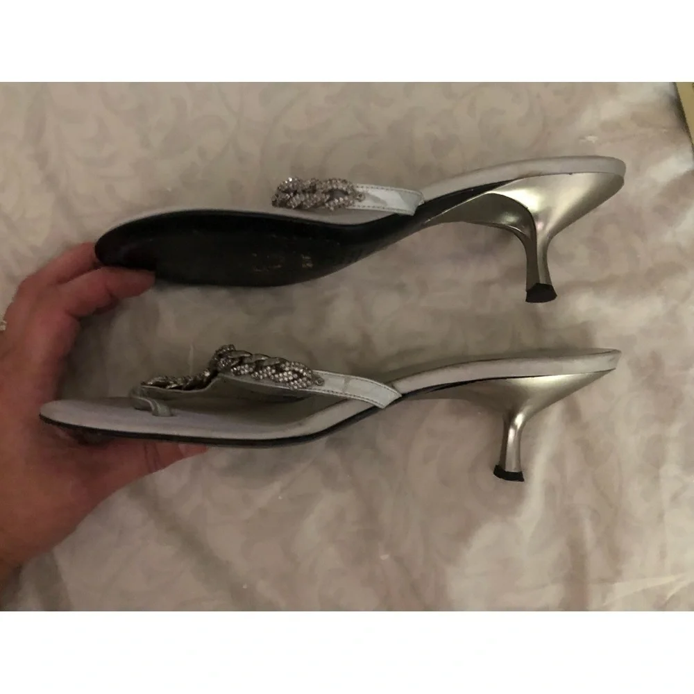 St. John size 10 silver rhinestone kitten heel w/ silver wore 1-2x